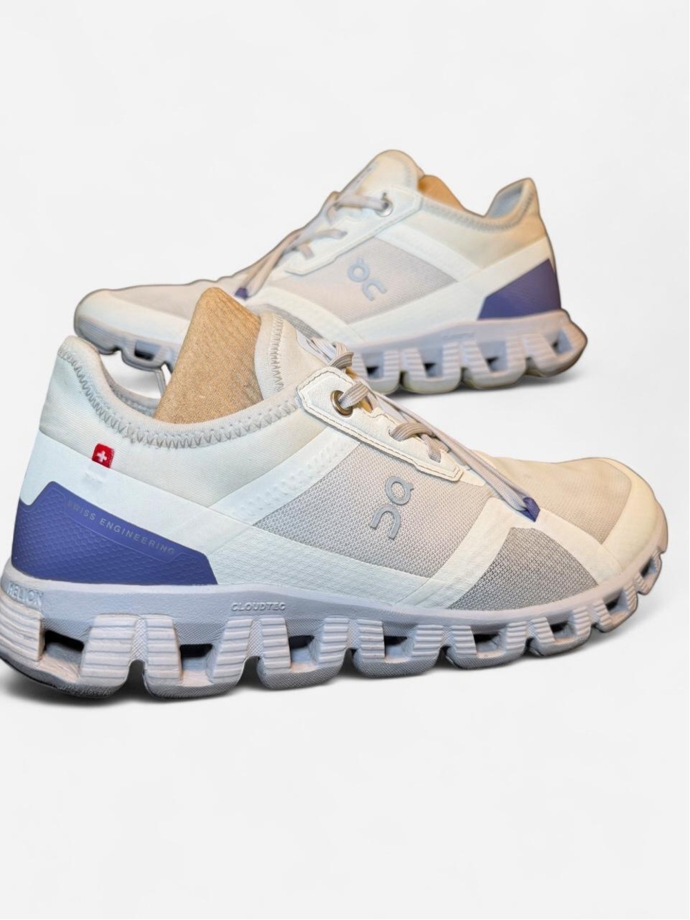 On Cloud X3 AD Women’s size 8